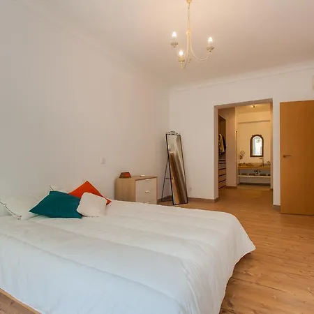 Alvalade Terrace And Pool Apartment
