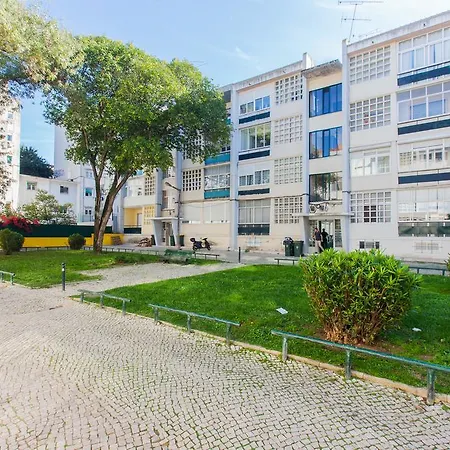 Apartment Alvalade Terrace And Pool Lisbon